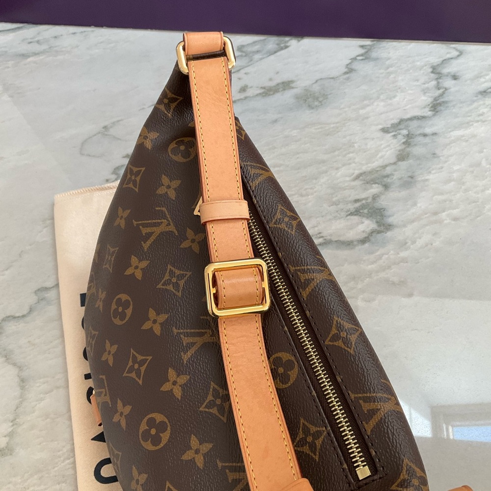 Sold Beautiful HARD TO FIND Louis Vuitton Monogram Bumbag - Picture 9 of 16